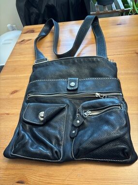 Roots Black Leather Crossbody Bag with Front Pockets